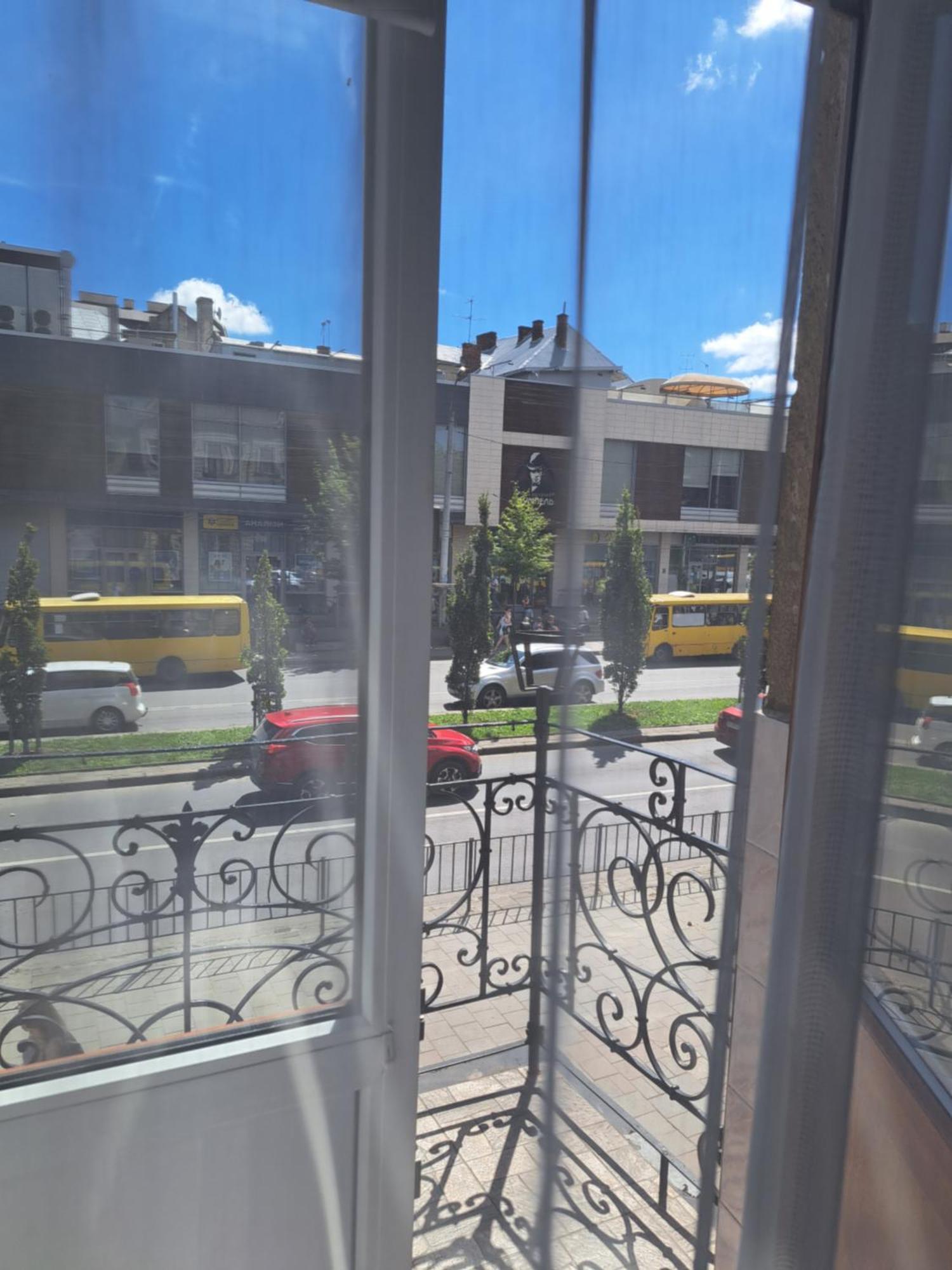 Двокімнатна Квартира Біля Оперного Театру 리비프 외부 사진