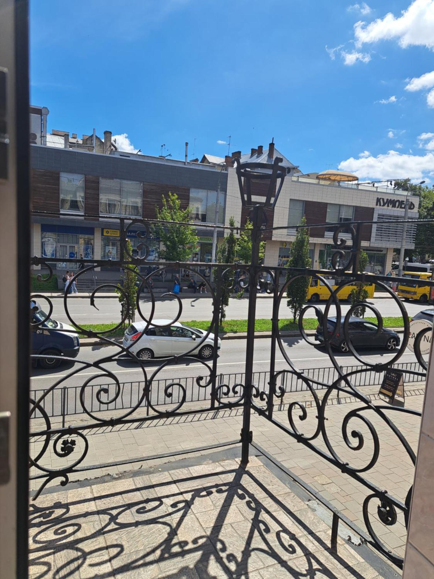 Двокімнатна Квартира Біля Оперного Театру 리비프 외부 사진